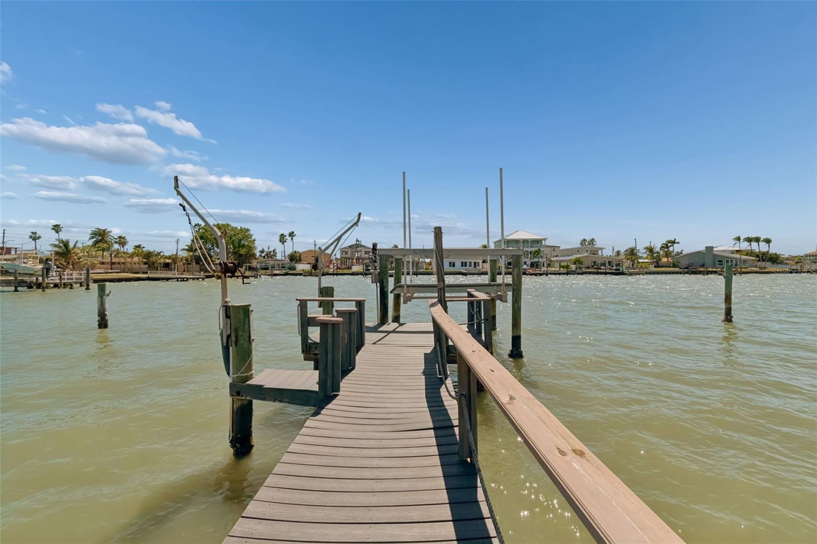 Listing photo id 35 for 16108 5th Street E