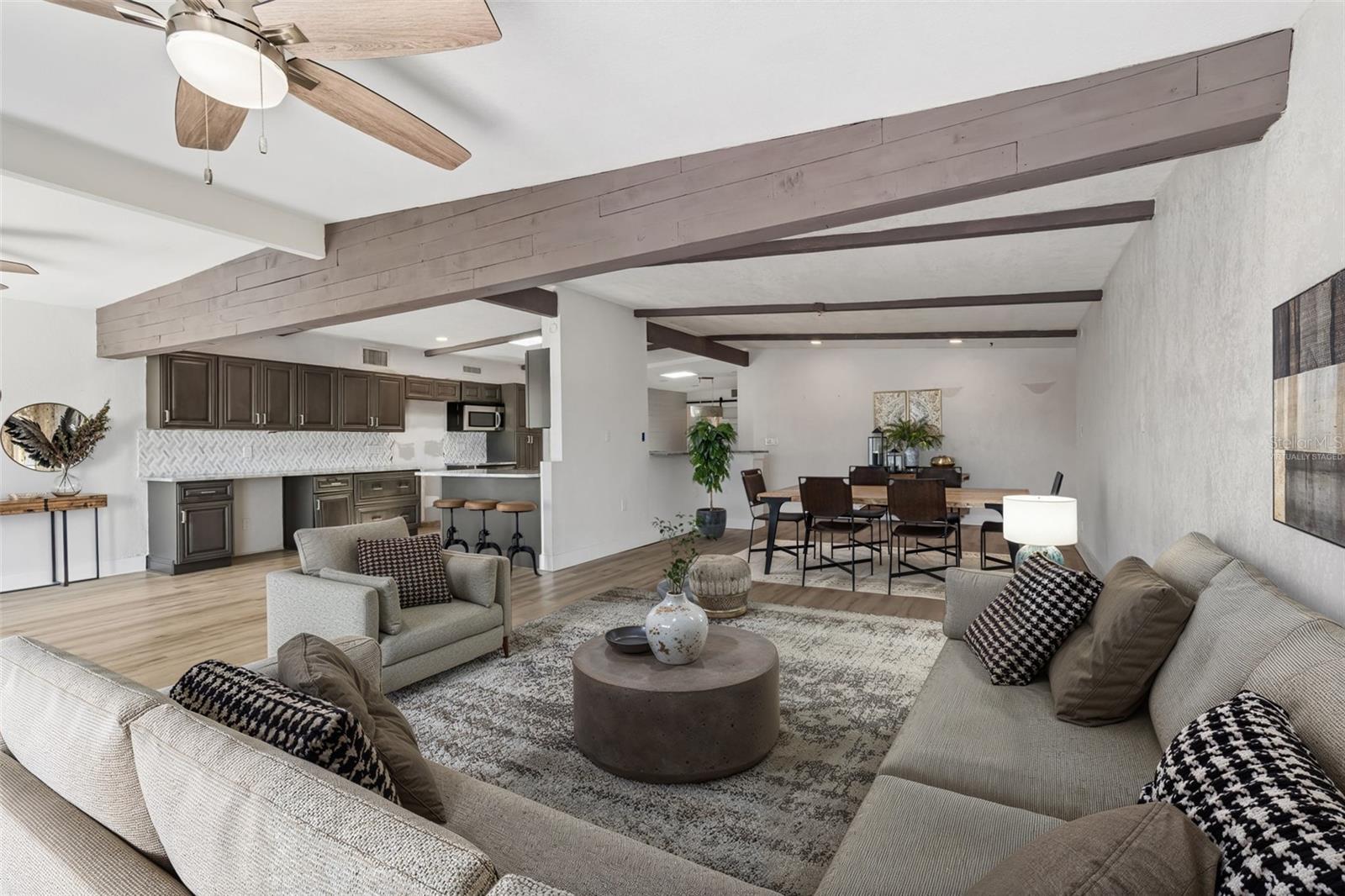 Listing photo id 7 for 16108 5th Street E