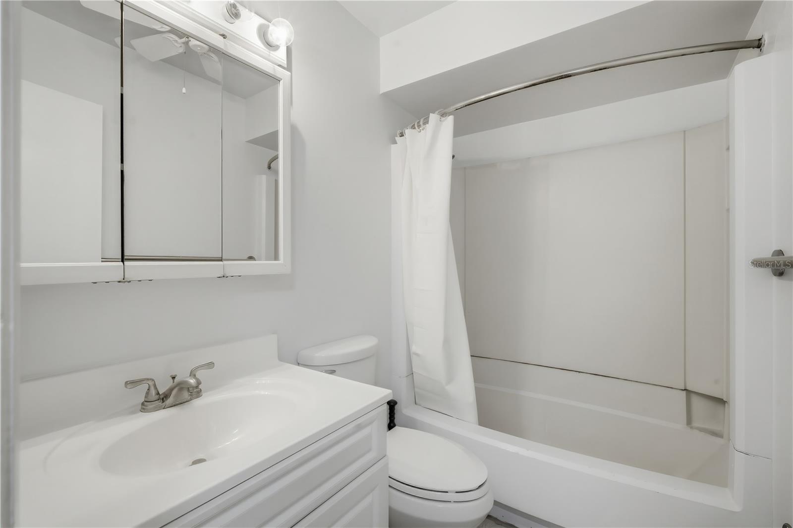 Image 8 of 24 For 24862 Us Highway 19 N 204