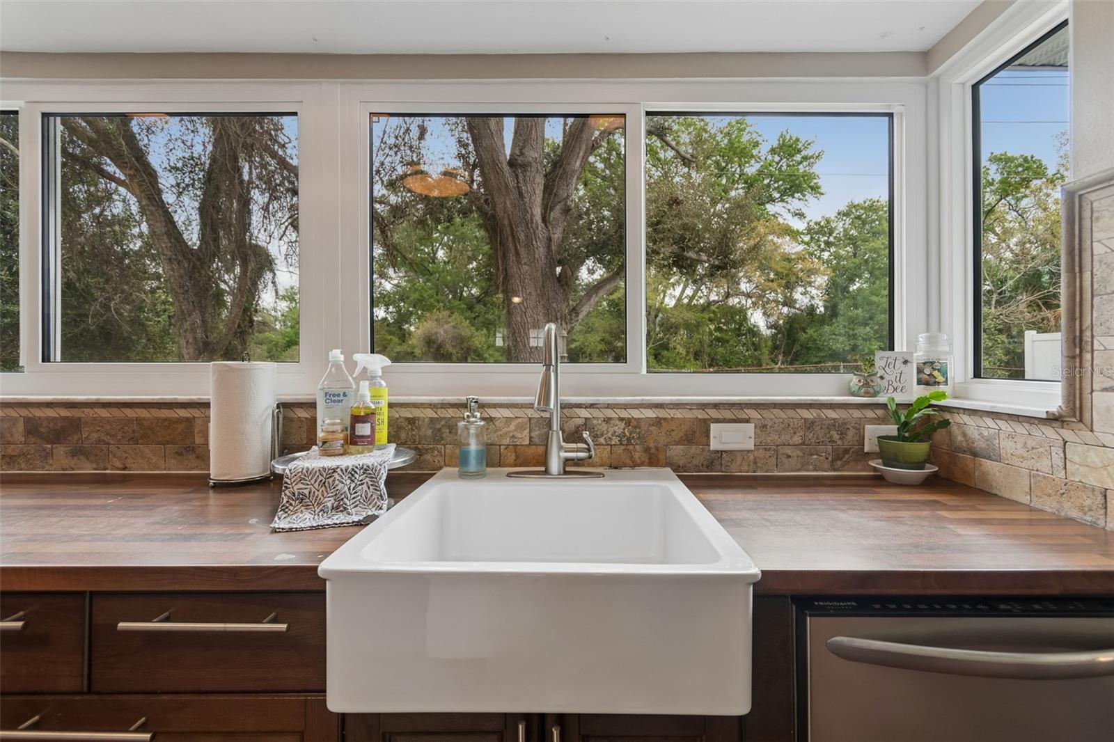 Image 21 of 65 For 6815 Mitchell Circle