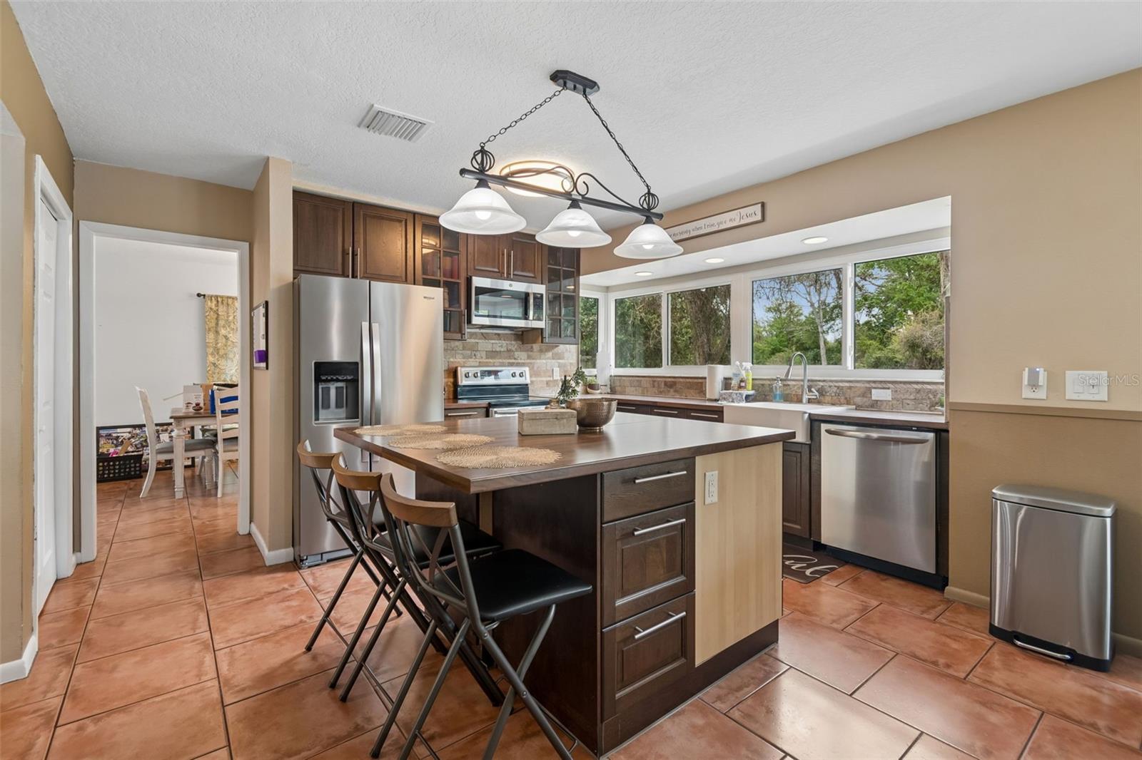 Image 22 of 65 For 6815 Mitchell Circle