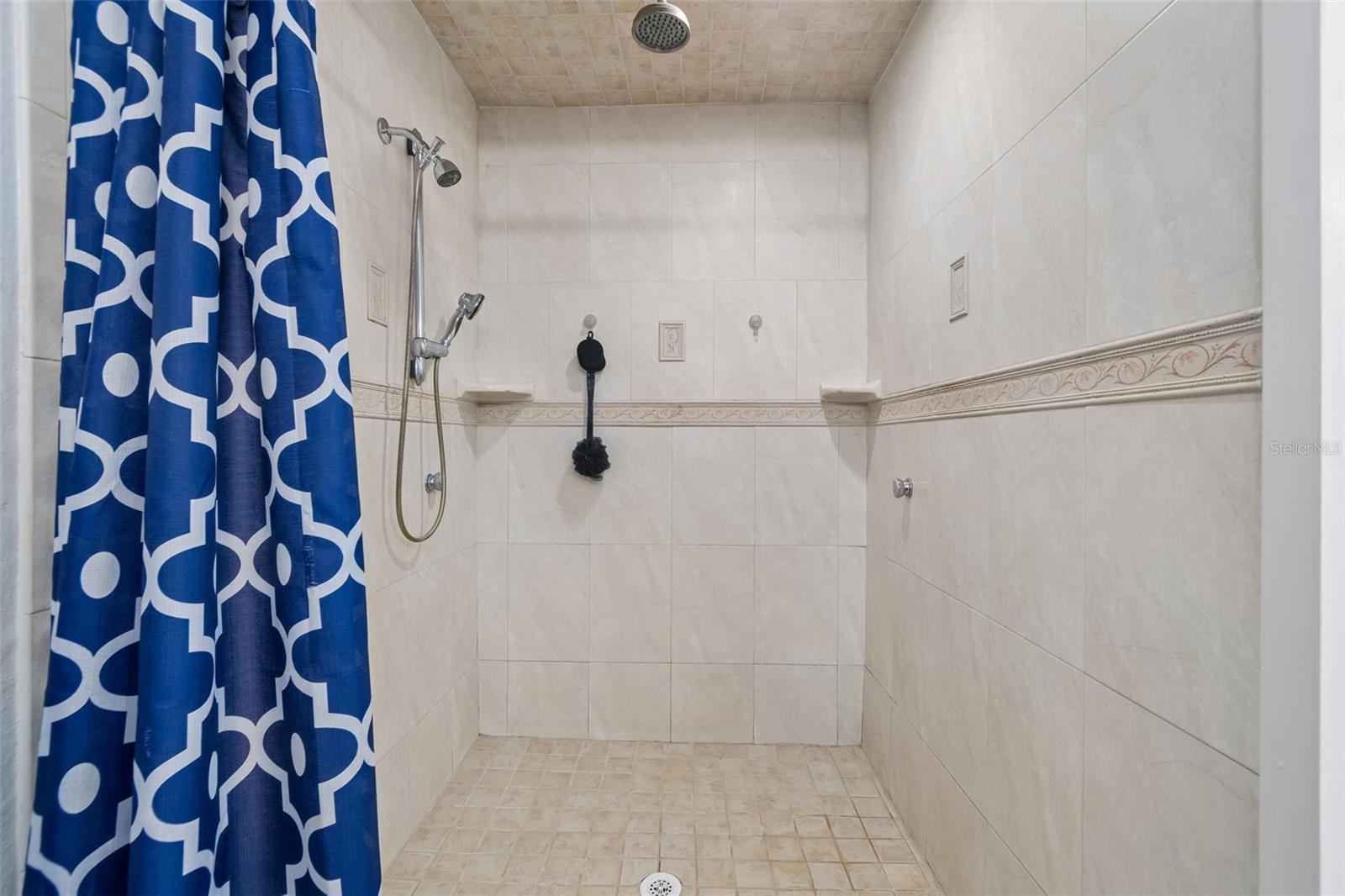 Image 38 of 65 For 6815 Mitchell Circle