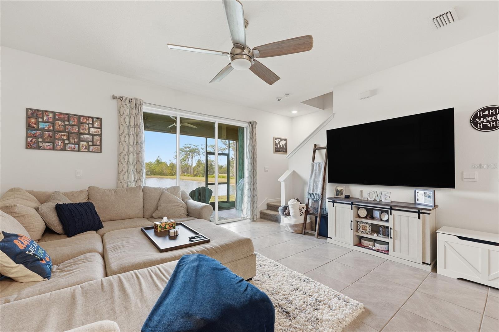 Image 11 of 56 For 32992 Major Oak Drive