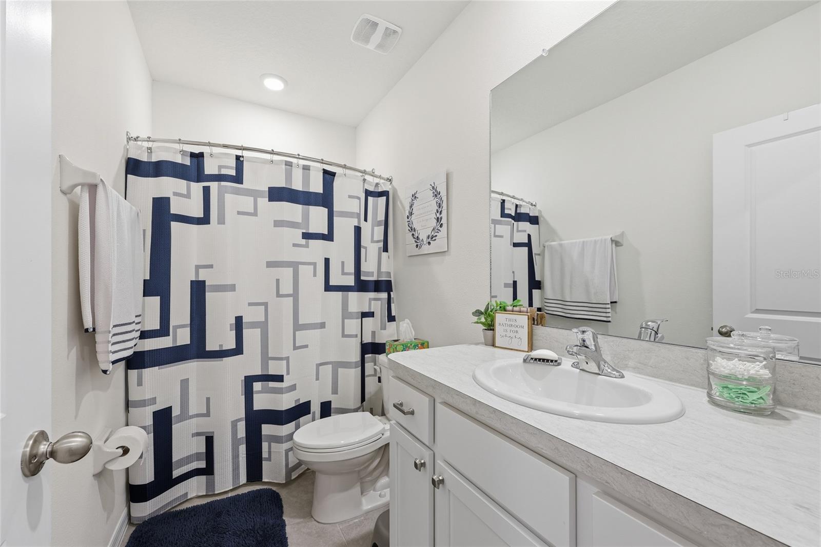 Image 22 of 56 For 32992 Major Oak Drive