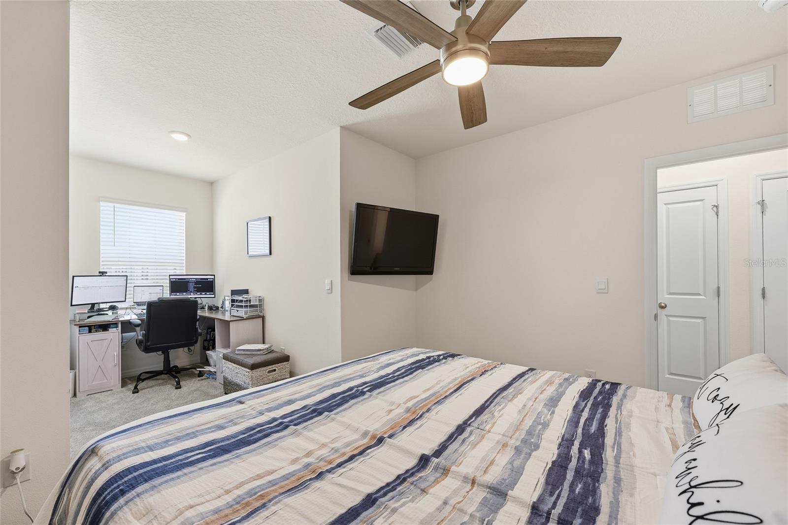 Image 27 of 56 For 32992 Major Oak Drive