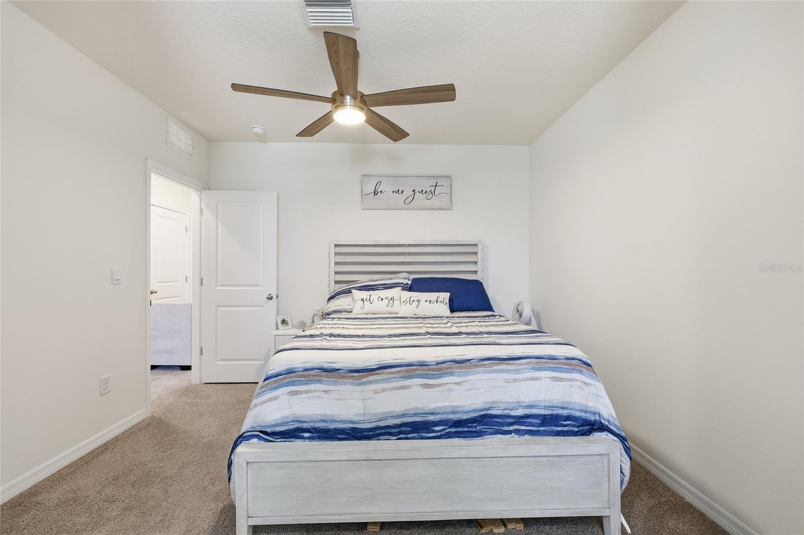 Image 28 of 56 For 32992 Major Oak Drive