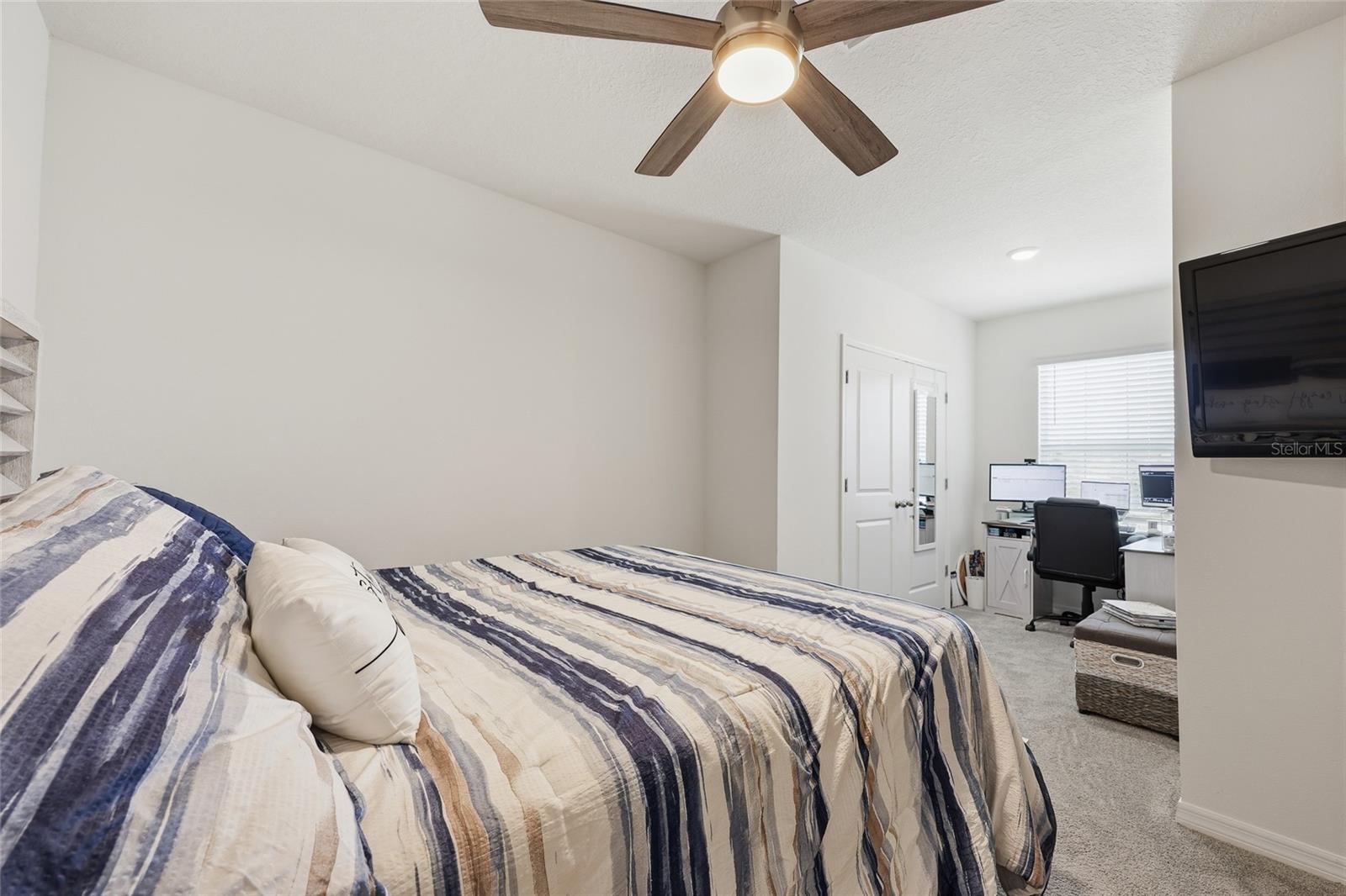 Image 29 of 56 For 32992 Major Oak Drive