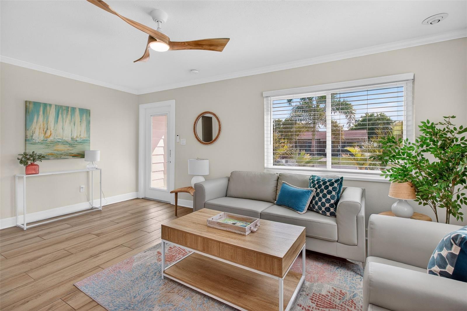 Image 11 of 46 For 2655 Miriam Street S