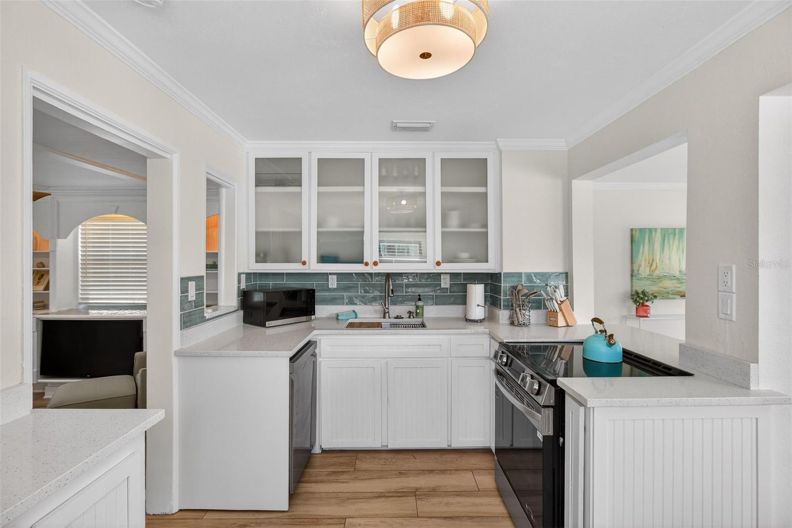 Image 15 of 46 For 2655 Miriam Street S