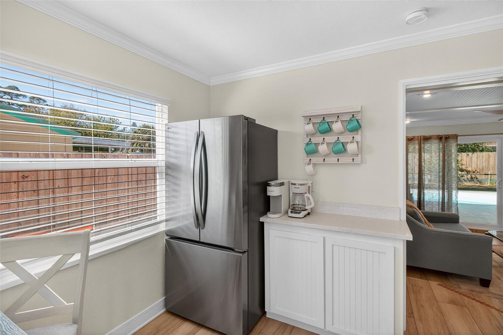 Image 16 of 46 For 2655 Miriam Street S