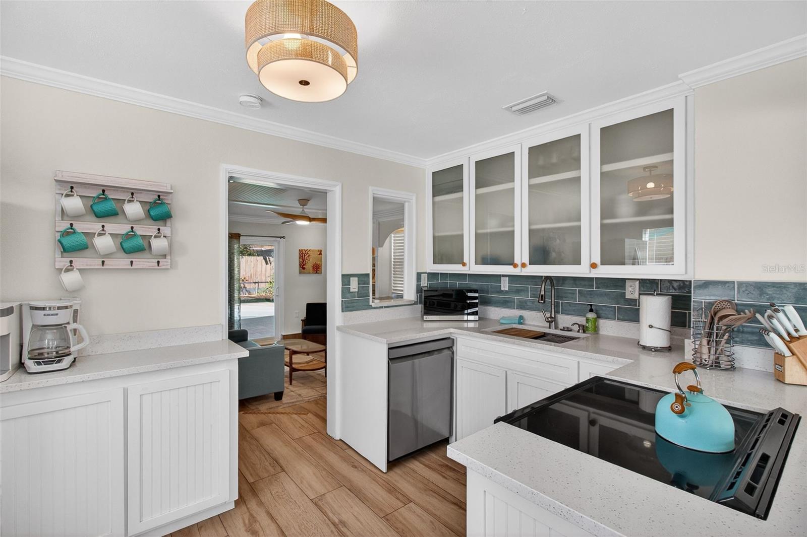 Image 17 of 46 For 2655 Miriam Street S