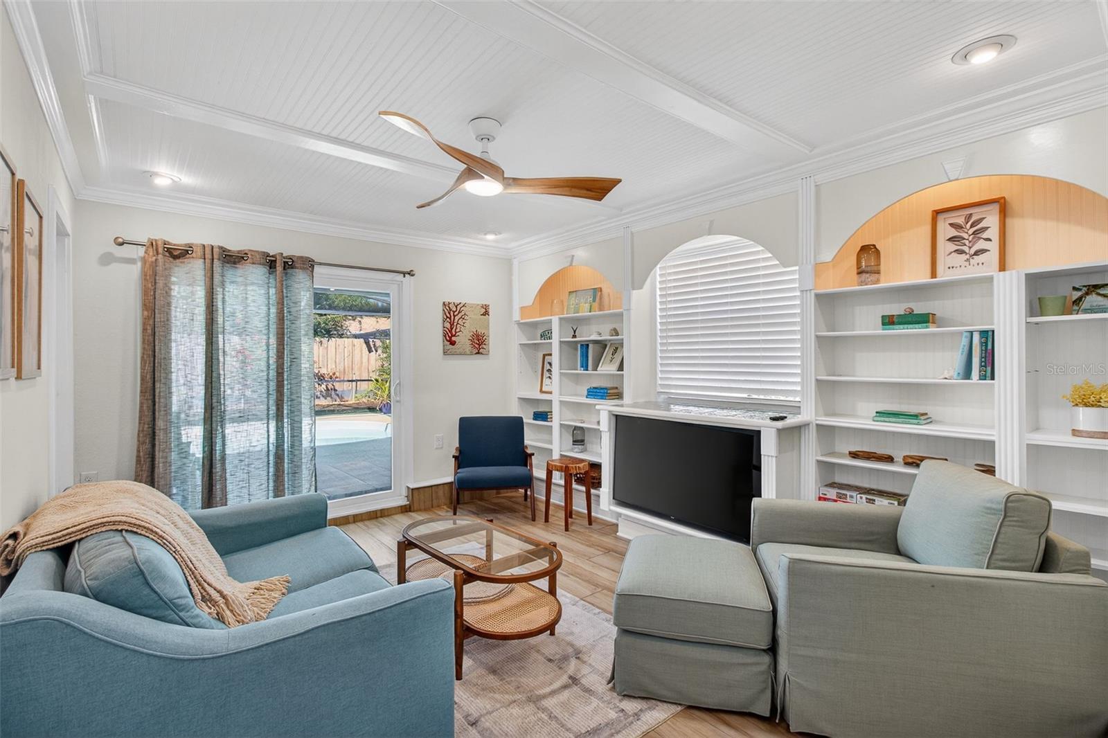 Image 18 of 46 For 2655 Miriam Street S