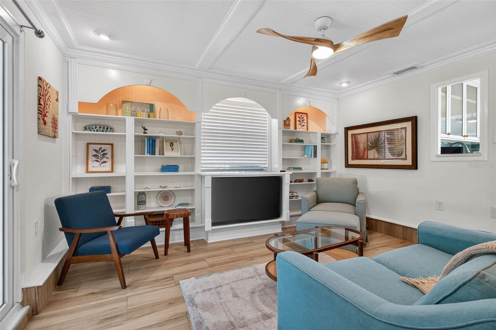 Image 19 of 46 For 2655 Miriam Street S