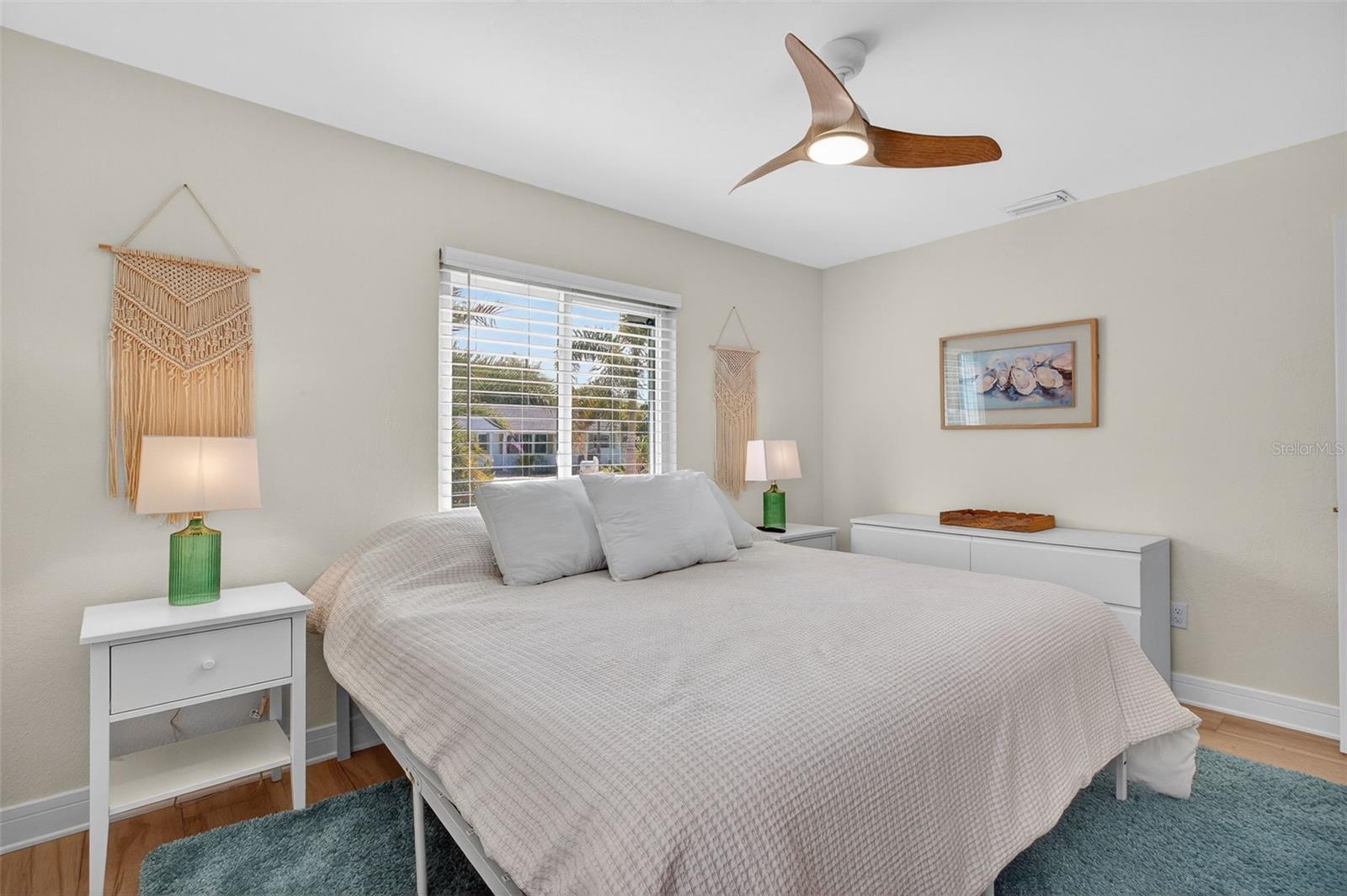 Image 22 of 46 For 2655 Miriam Street S