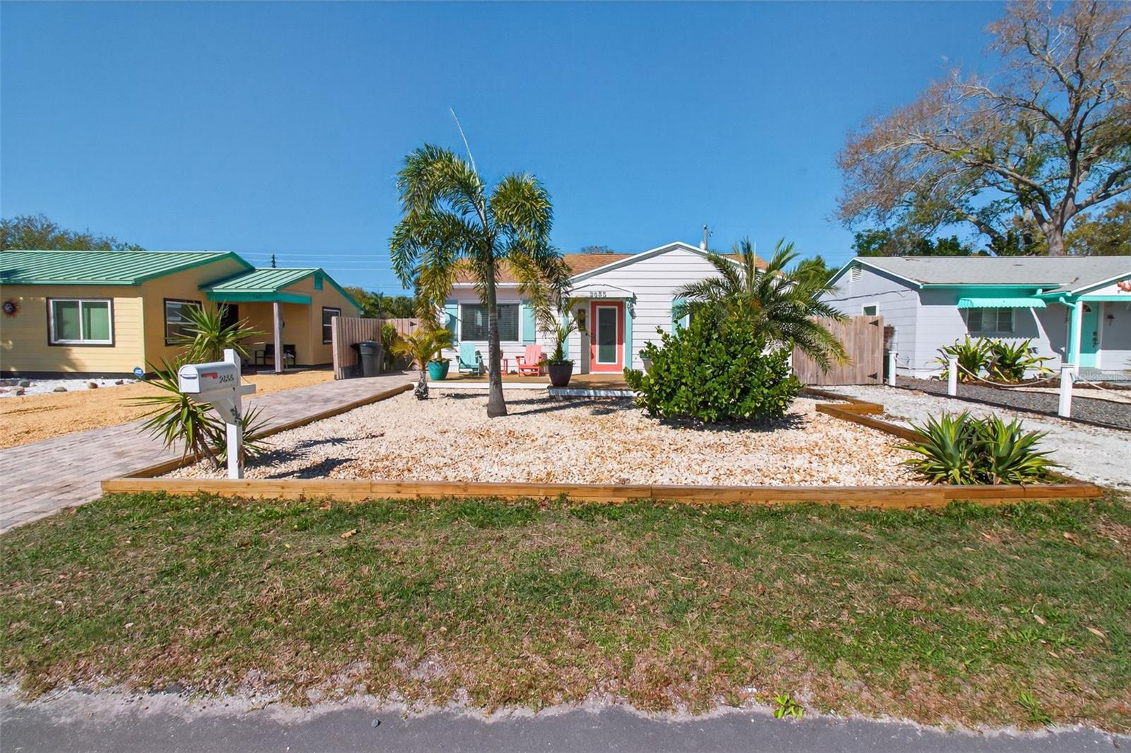 Image 4 of 46 For 2655 Miriam Street S