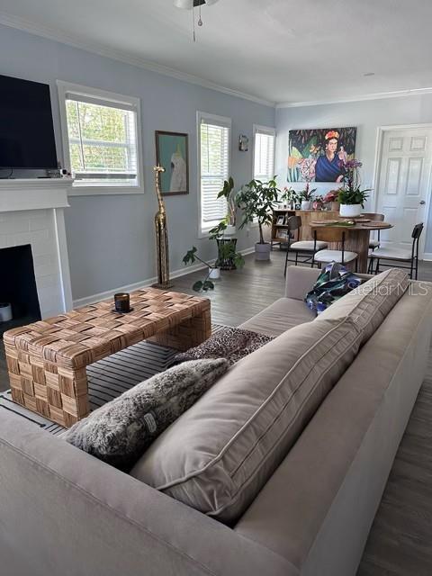 Listing photo id 9 for 7211 Taliaferro Avenue