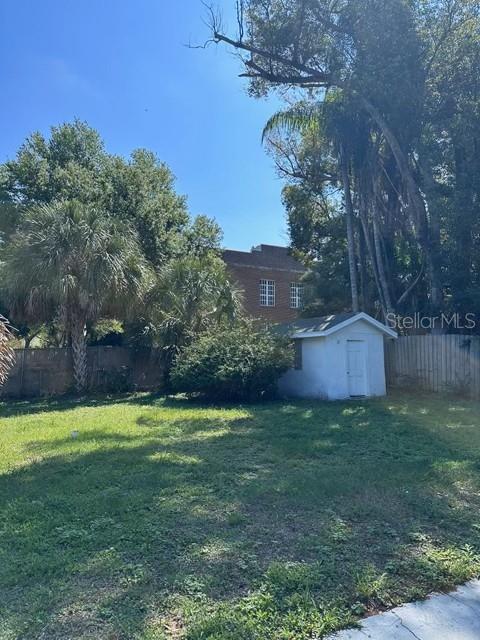 Listing photo id 24 for 7211 Taliaferro Avenue