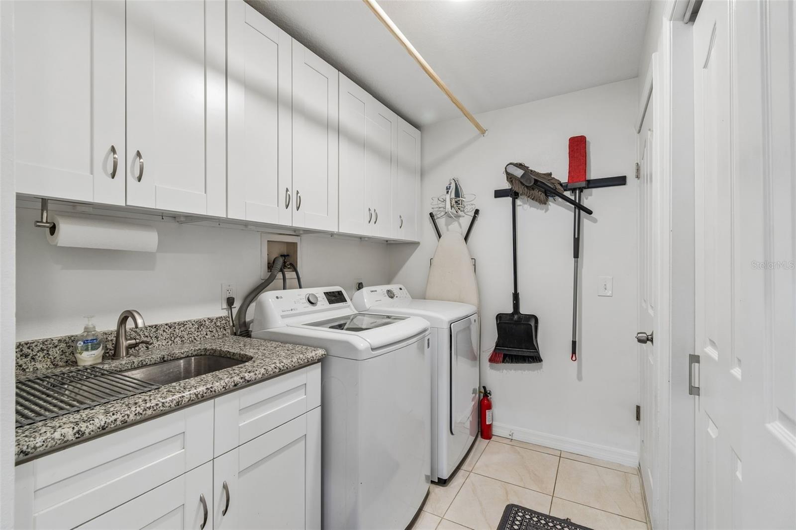 Image 50 of 82 For 7995 Chaucer Drive