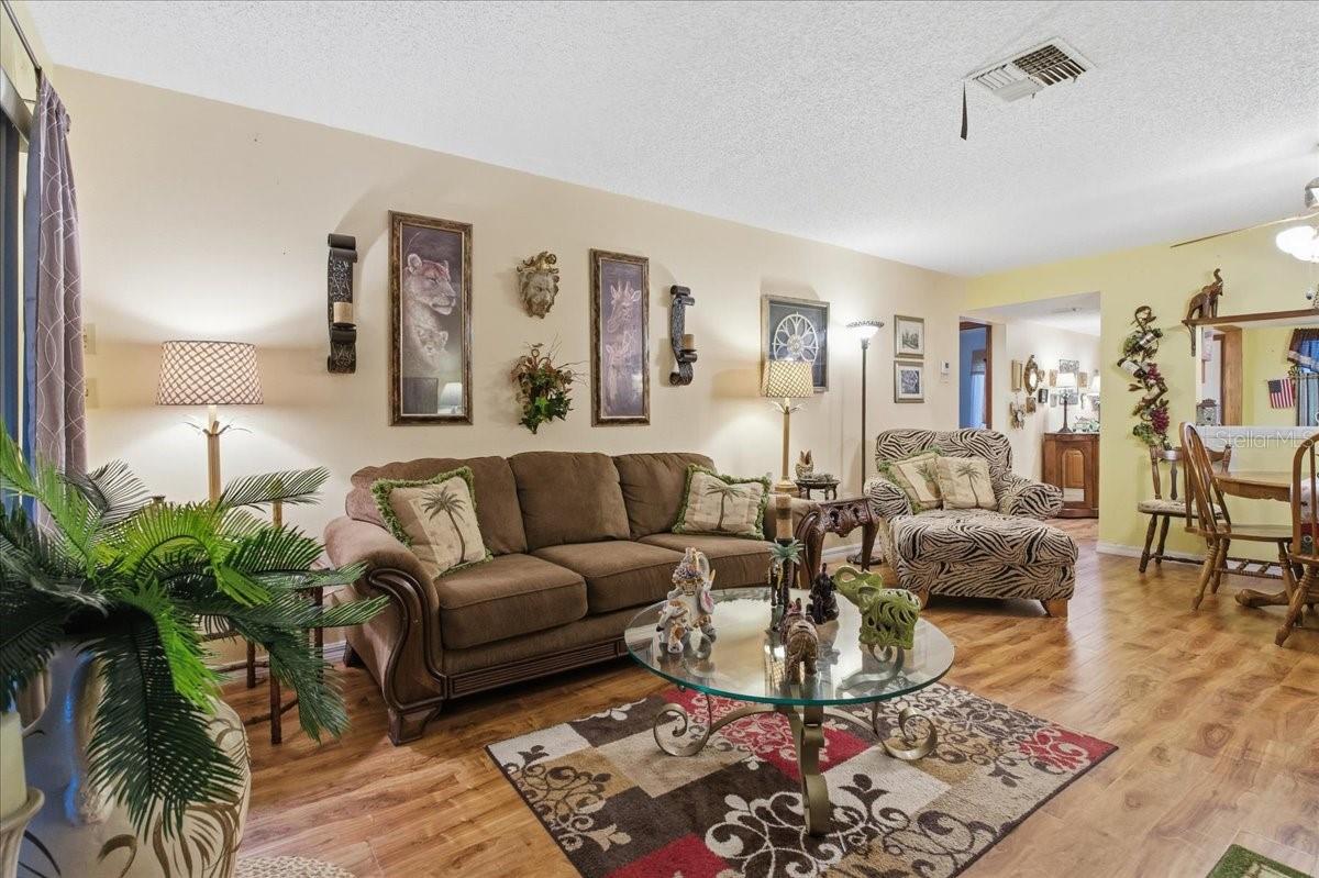 Image 11 of 49 For 7804 Eureka Drive