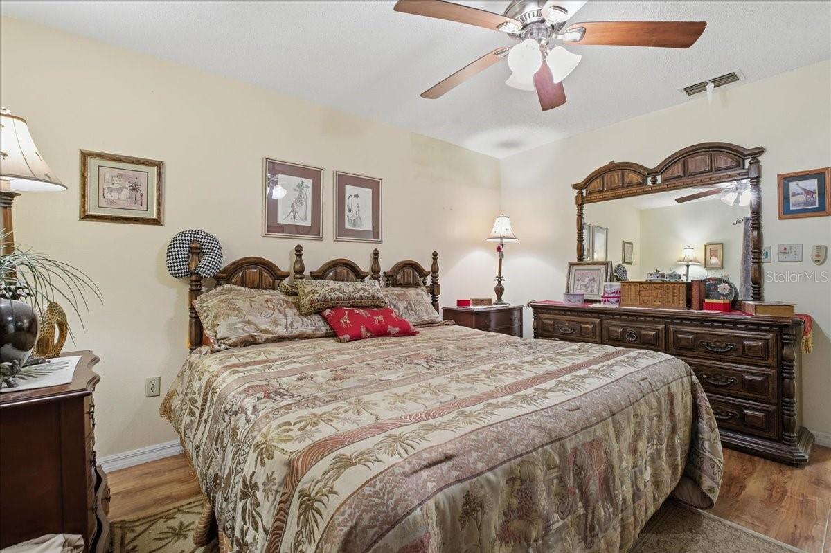 Image 19 of 49 For 7804 Eureka Drive