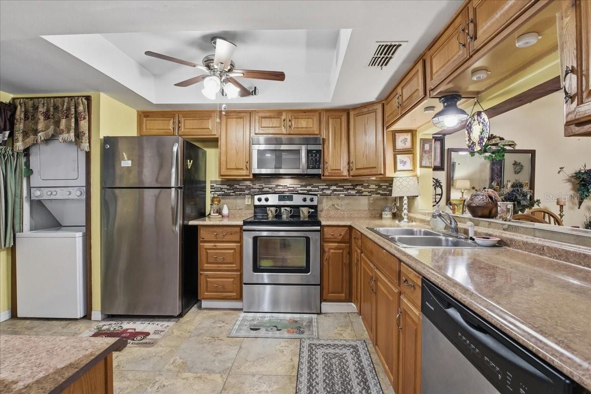 Image 4 of 49 For 7804 Eureka Drive