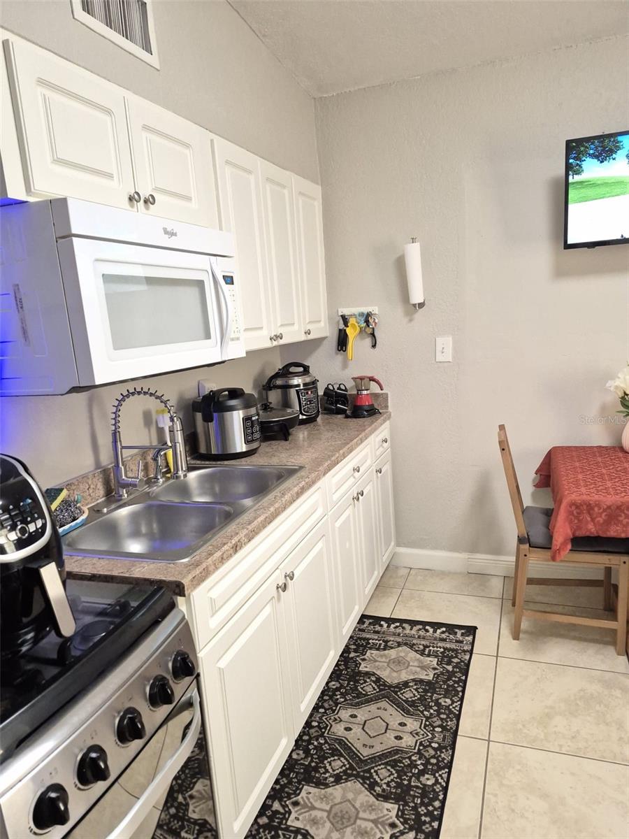 Image 11 of 48 For 6217 Blossom Avenue