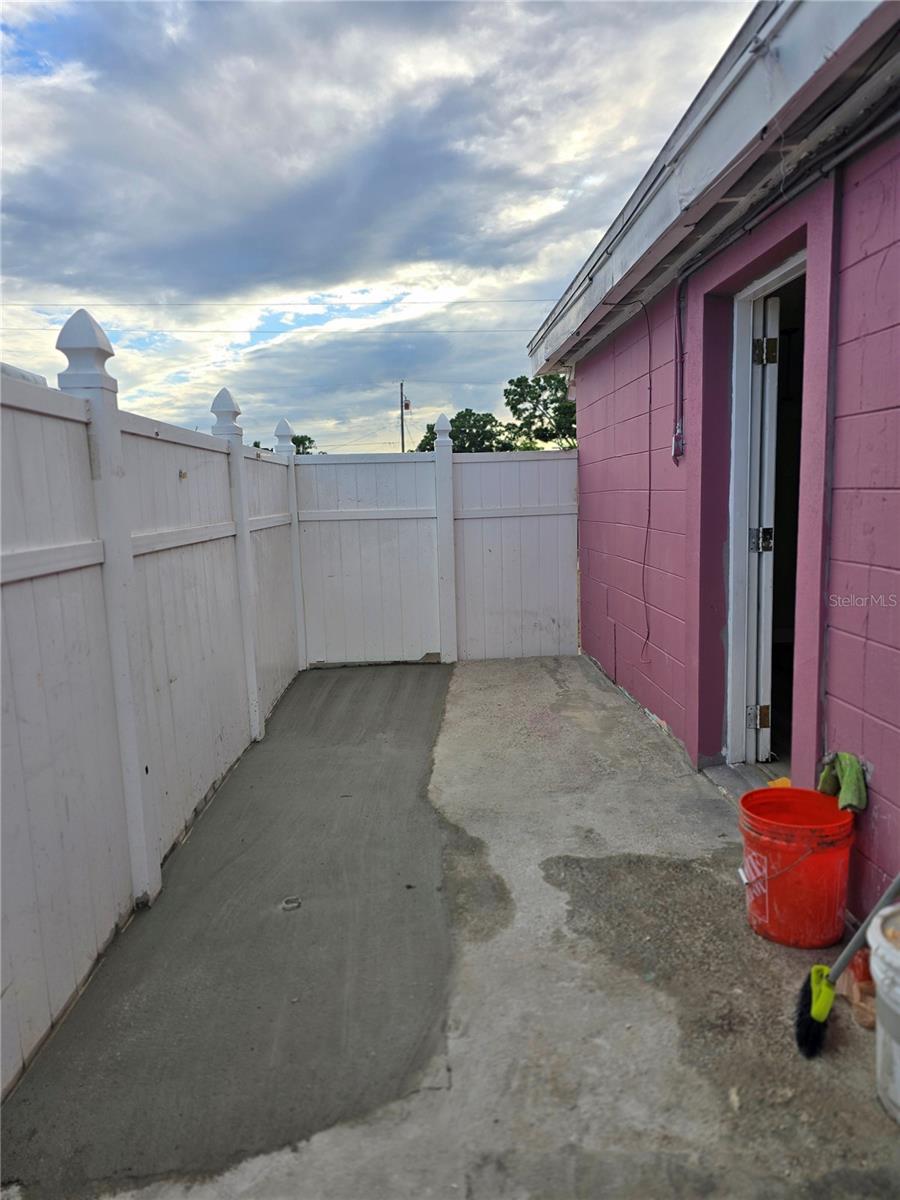 Image 33 of 48 For 6217 Blossom Avenue