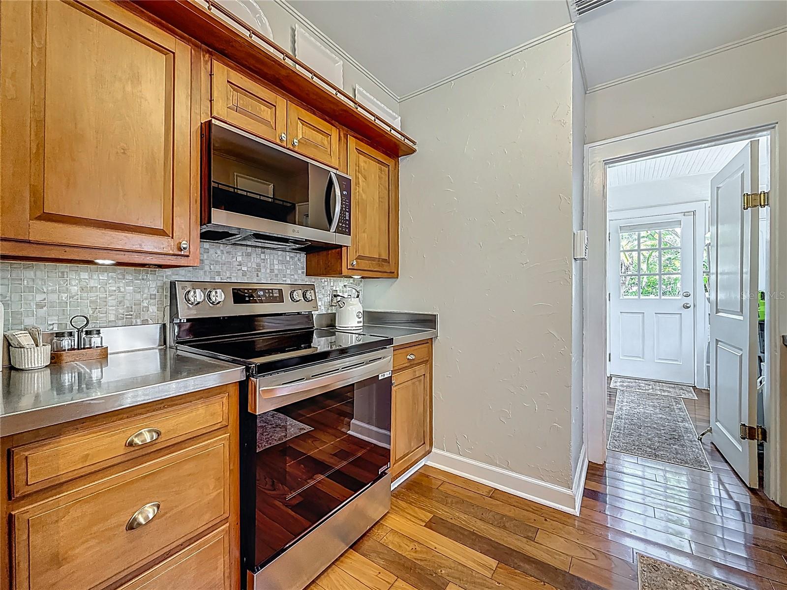 Image 14 of 47 For 231 15th Avenue Ne