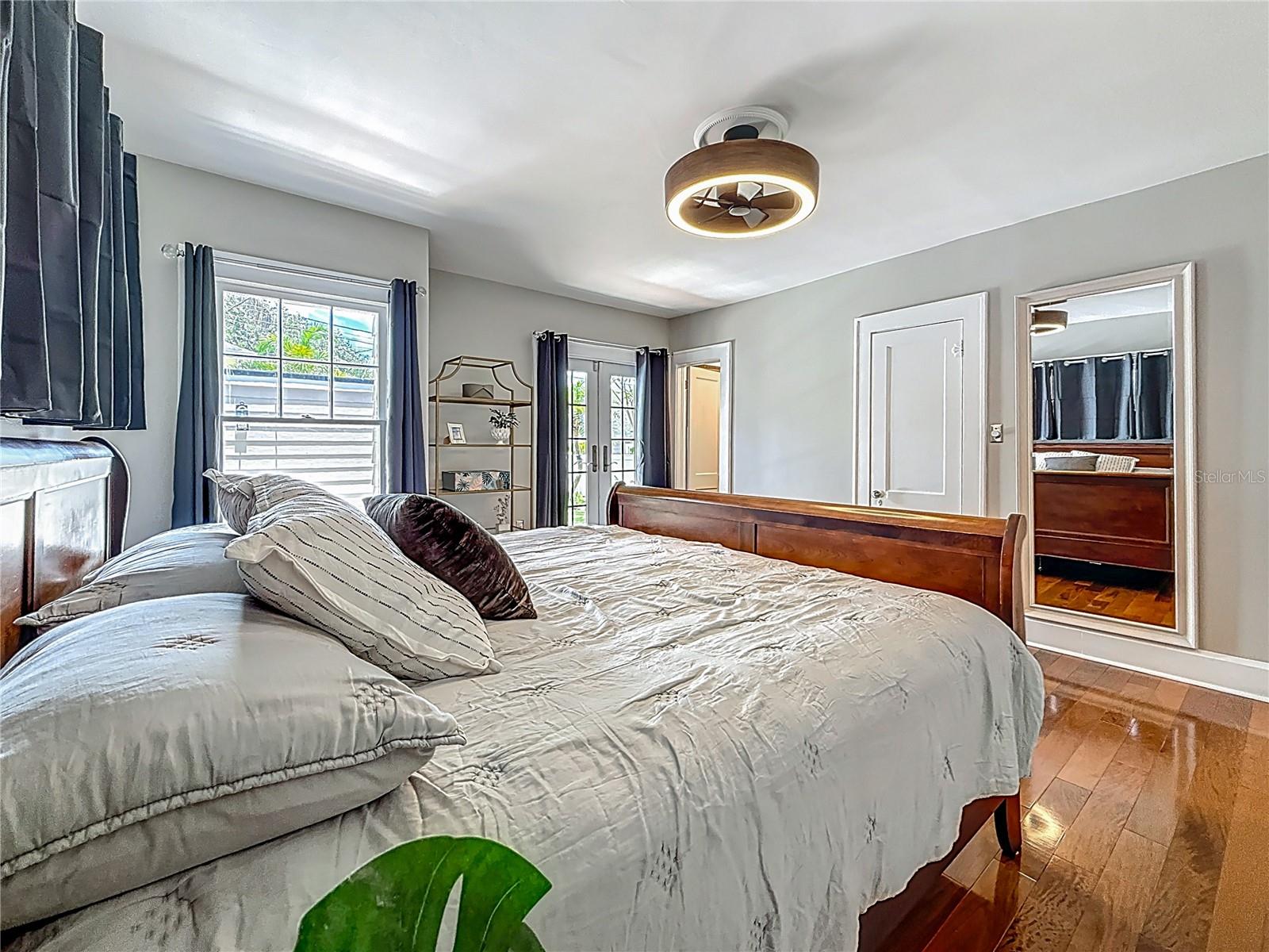 Image 17 of 47 For 231 15th Avenue Ne