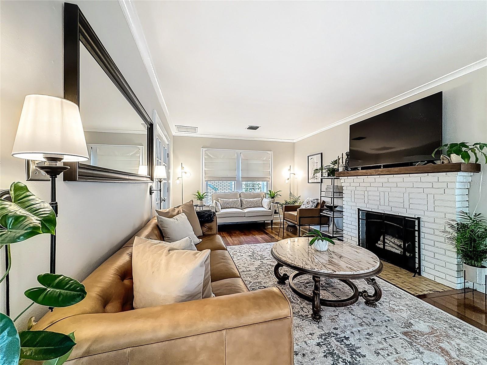 Image 2 of 47 For 231 15th Avenue Ne