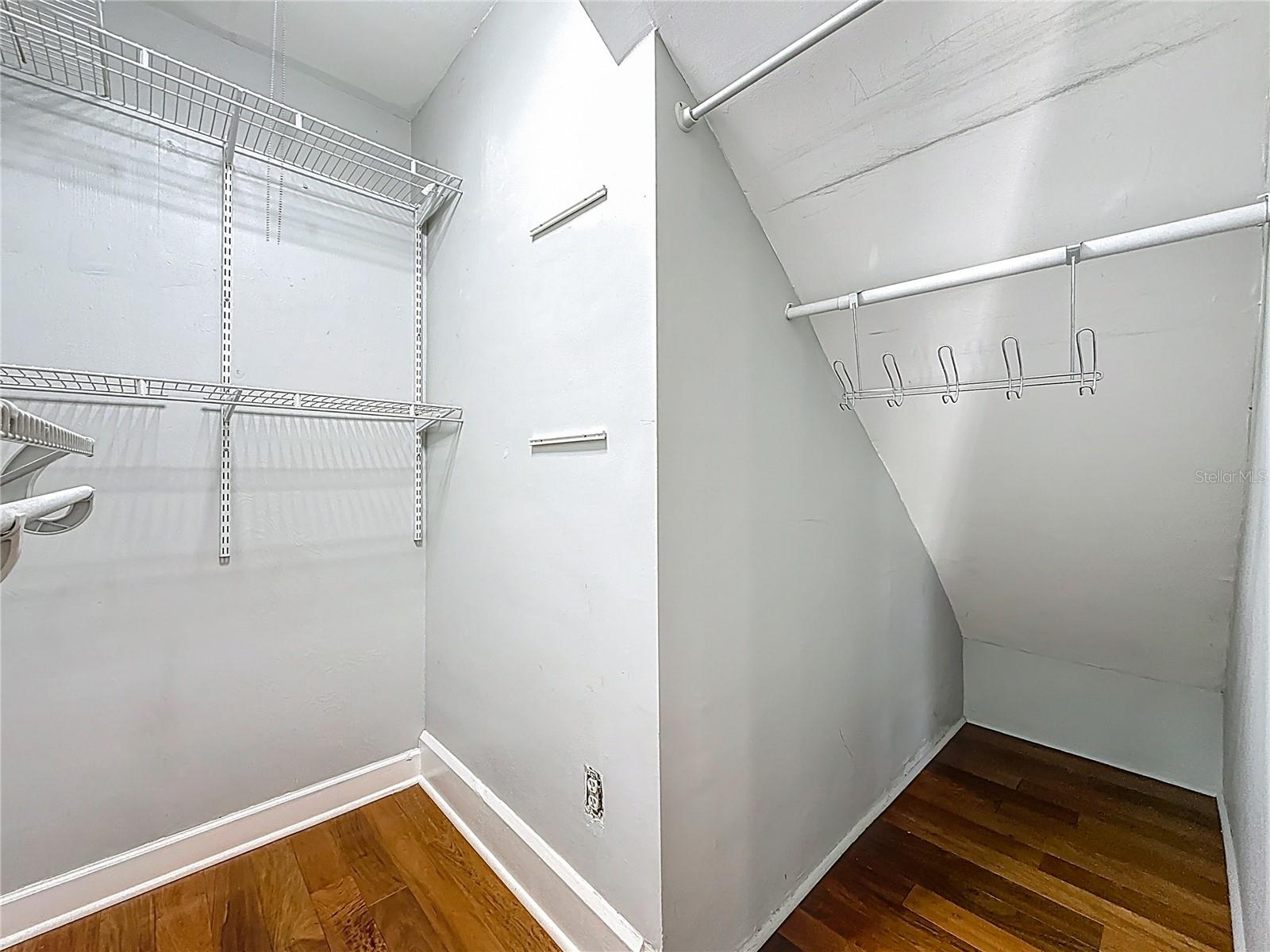 Image 22 of 47 For 231 15th Avenue Ne