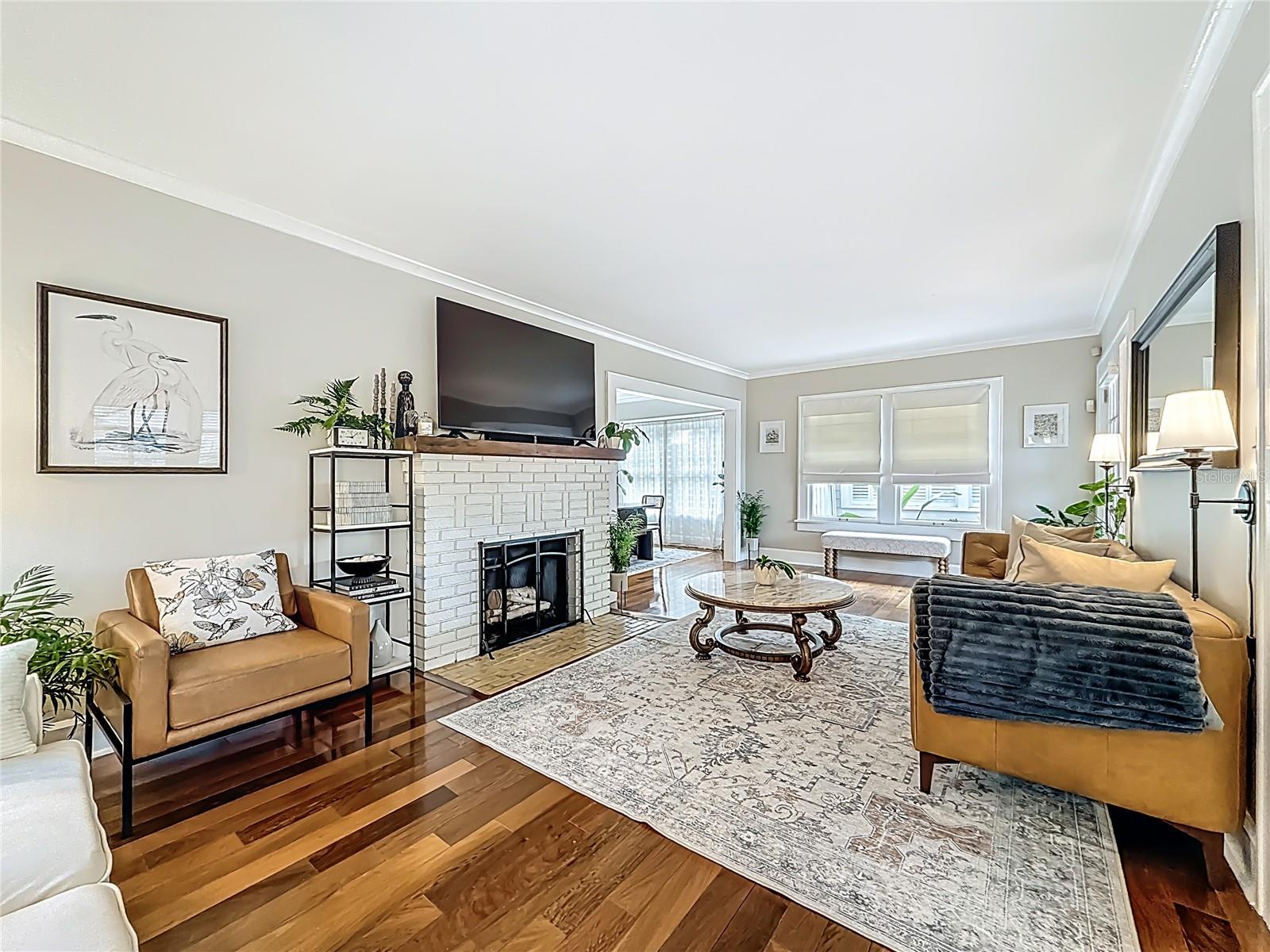 Image 3 of 47 For 231 15th Avenue Ne