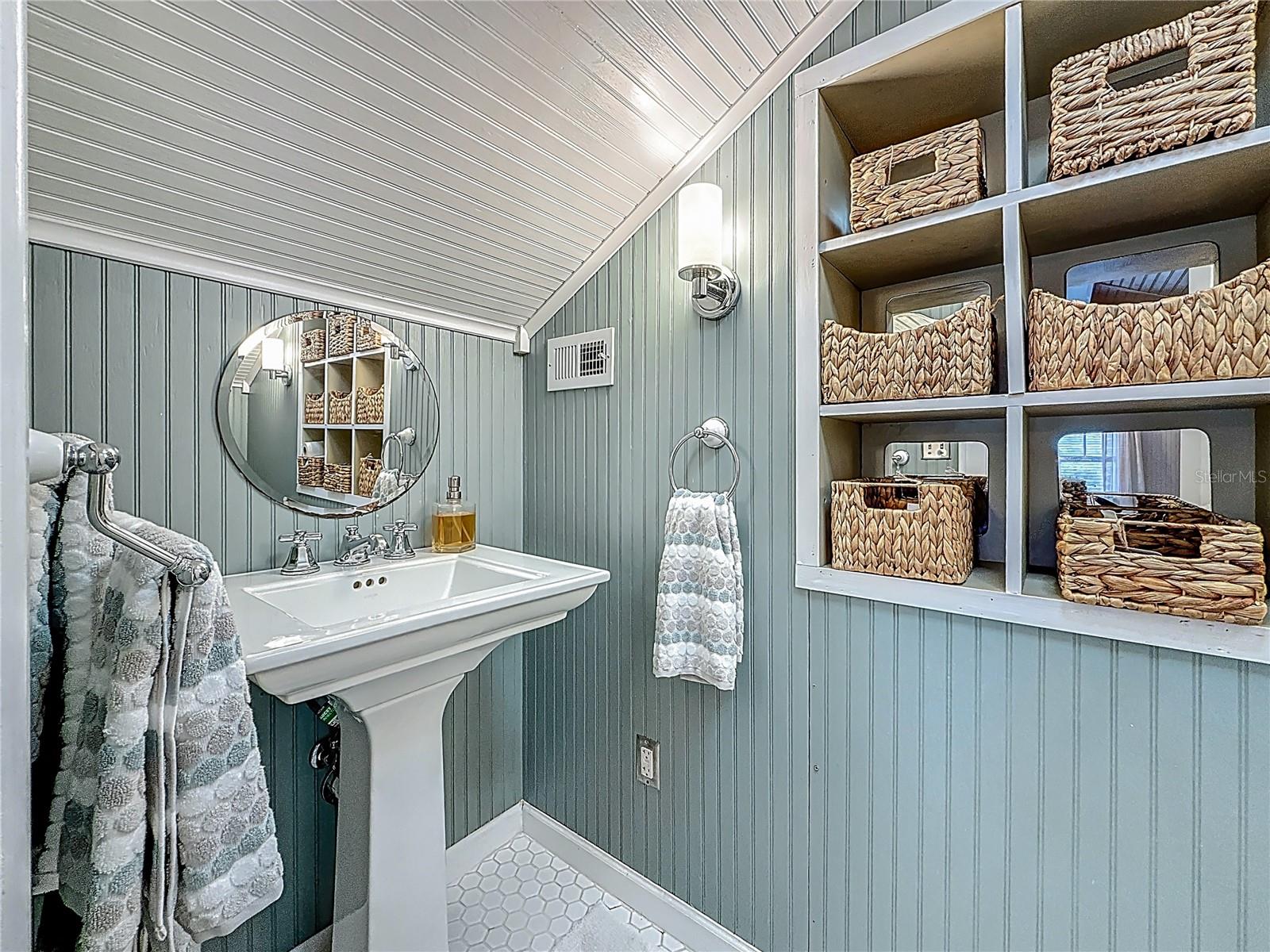 Image 35 of 47 For 231 15th Avenue Ne