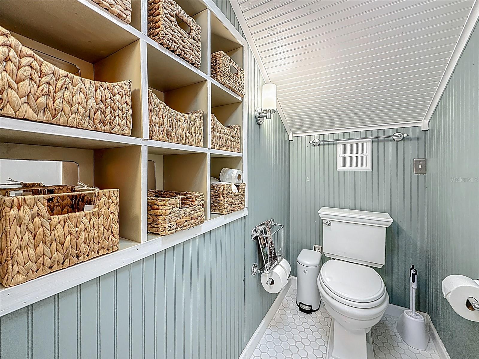 Image 36 of 47 For 231 15th Avenue Ne