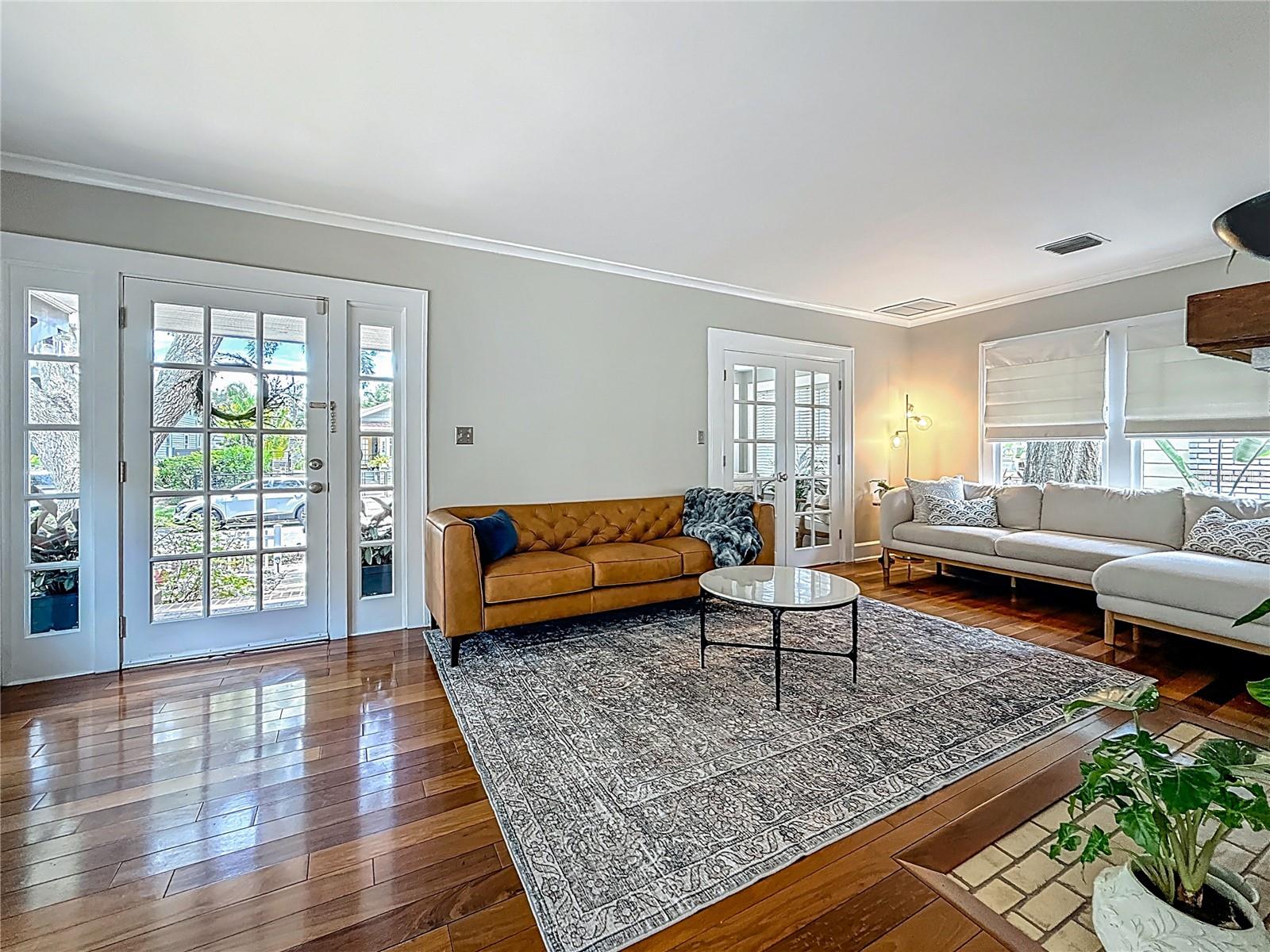 Image 5 of 47 For 231 15th Avenue Ne