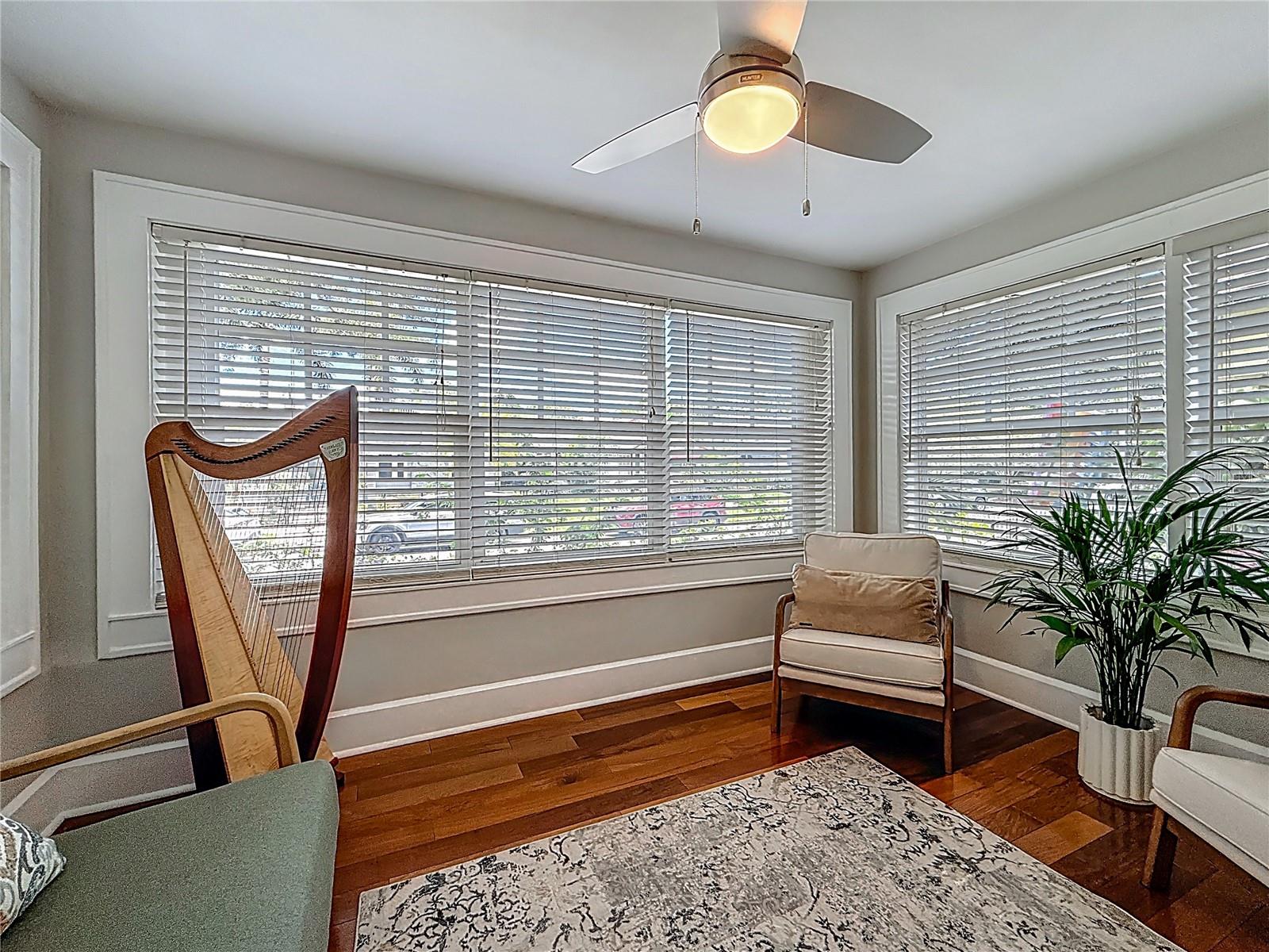 Image 6 of 47 For 231 15th Avenue Ne