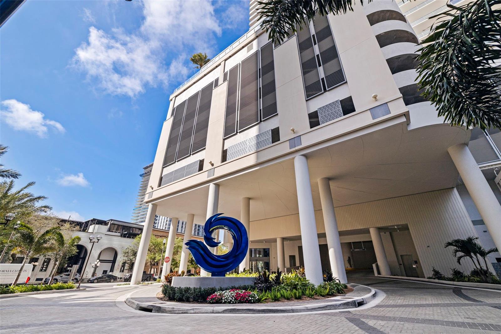 Image 2 of 73 For 275 1st Avenue S 2201