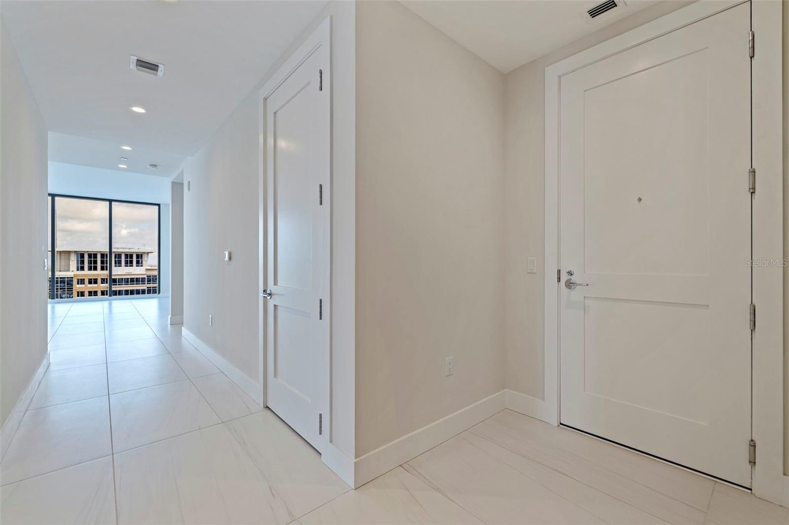 Image 33 of 73 For 275 1st Avenue S 2201