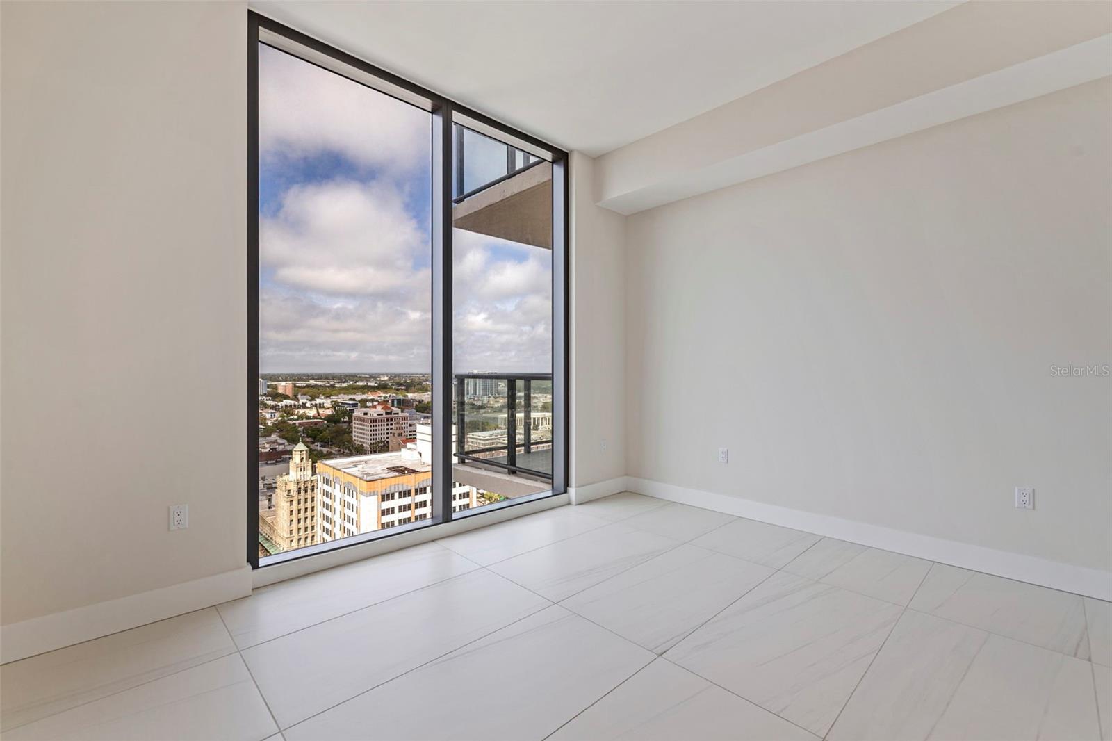 Image 36 of 73 For 275 1st Avenue S 2201