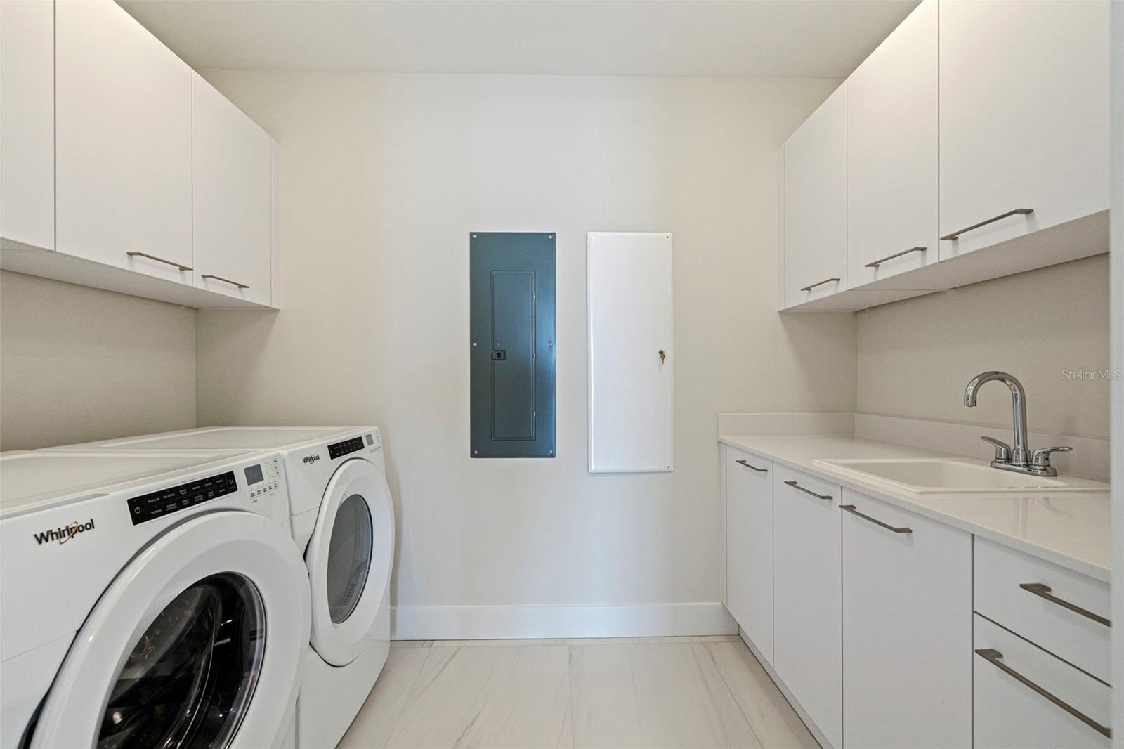 Image 37 of 73 For 275 1st Avenue S 2201