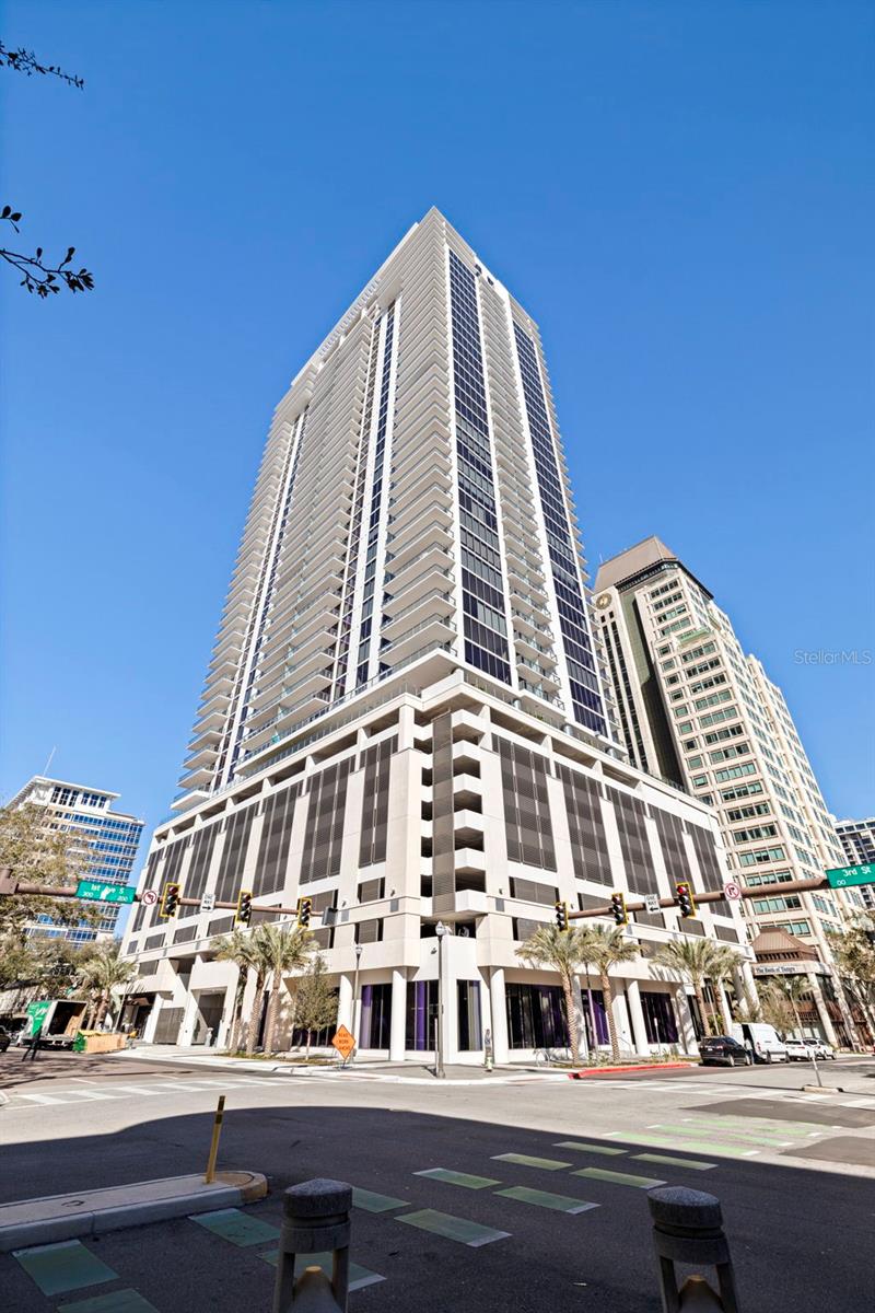 Image 63 of 73 For 275 1st Avenue S 2201