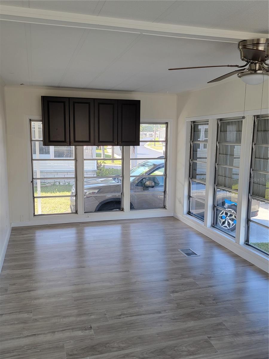 Image 10 of 26 For 10932 Union Drive