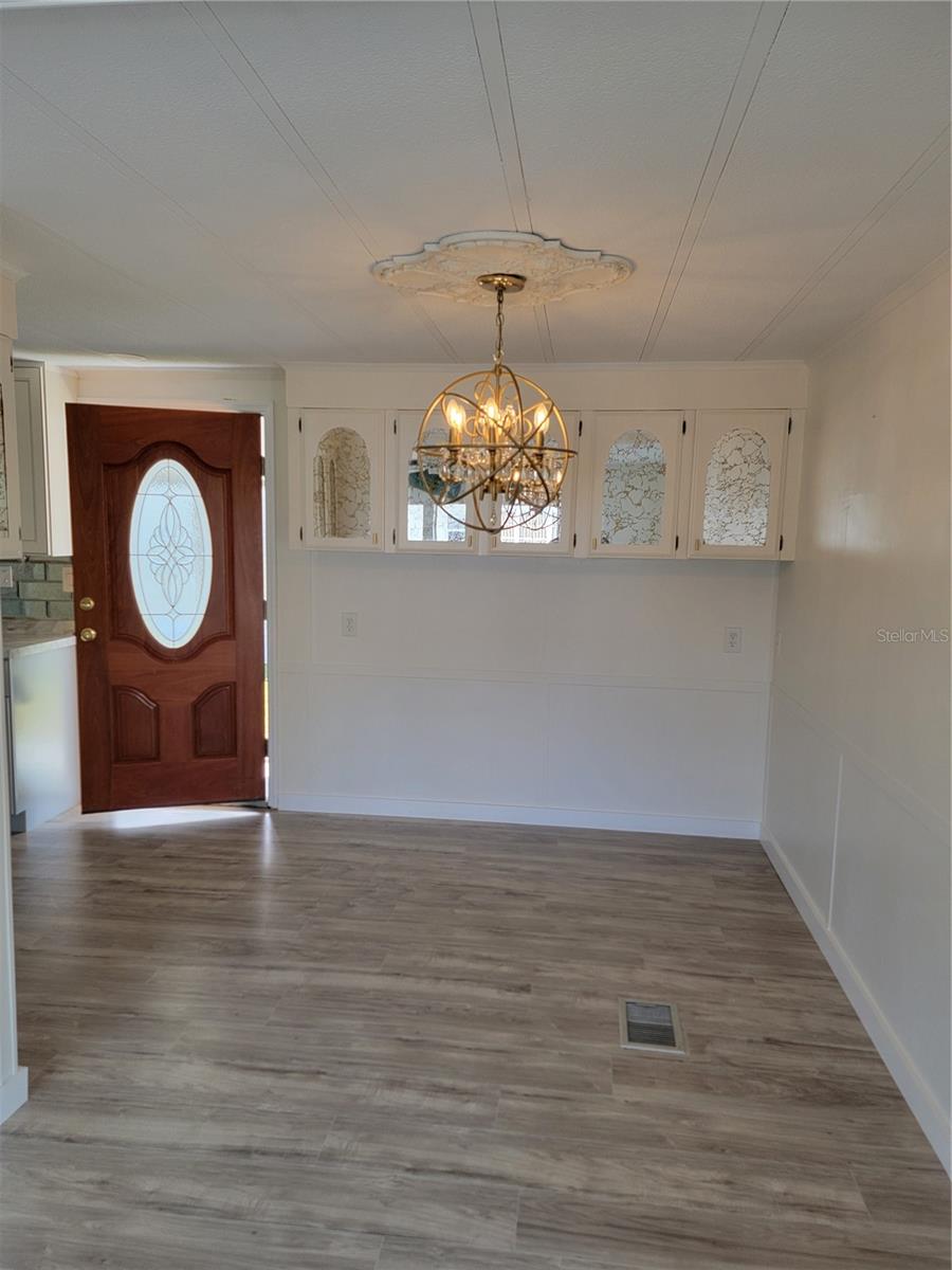 Image 14 of 26 For 10932 Union Drive