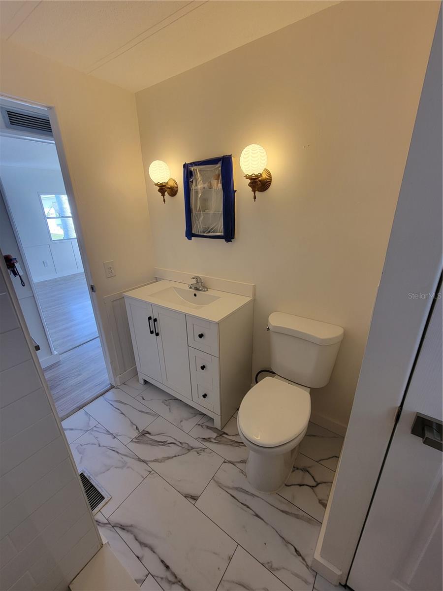 Image 16 of 26 For 10932 Union Drive