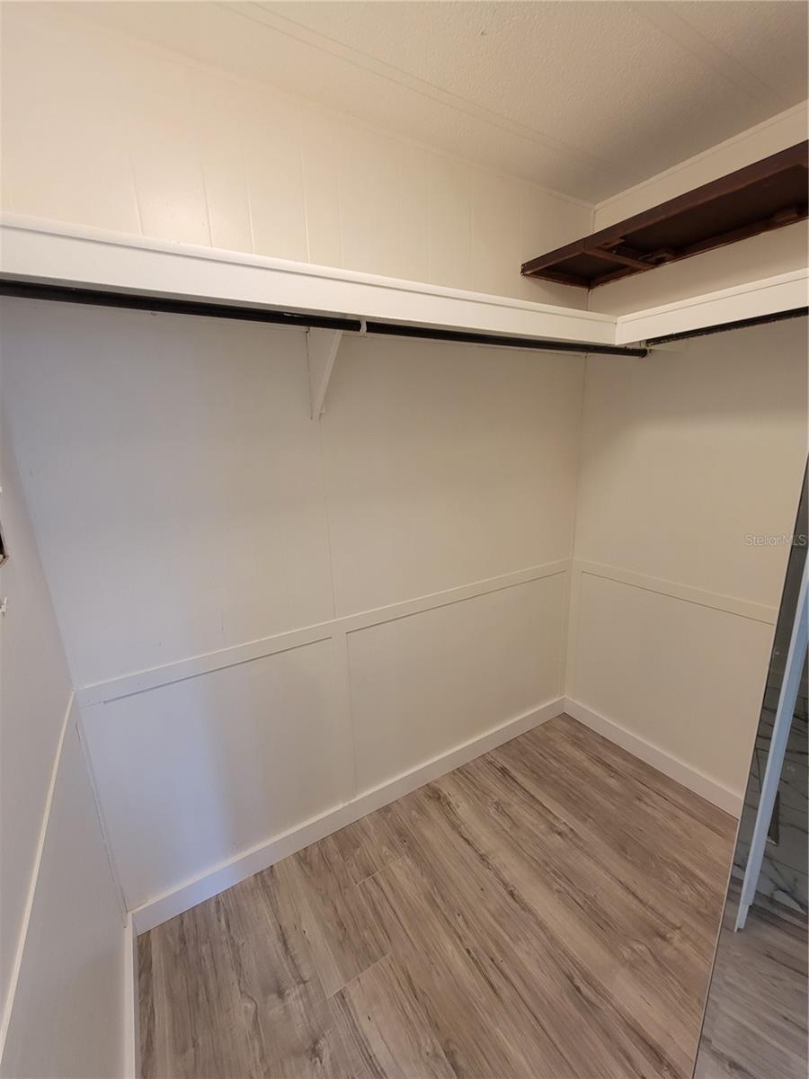 Image 19 of 26 For 10932 Union Drive