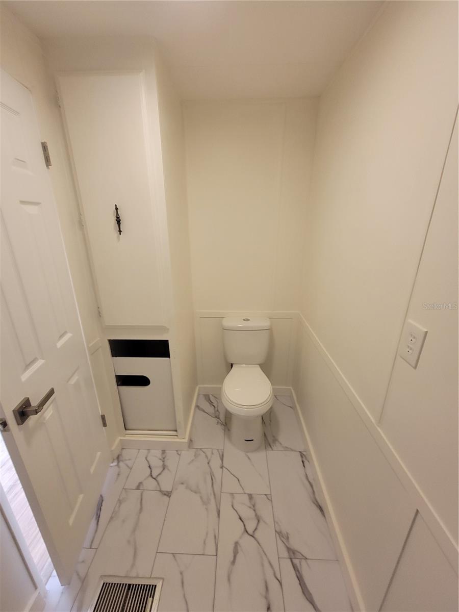 Image 22 of 26 For 10932 Union Drive