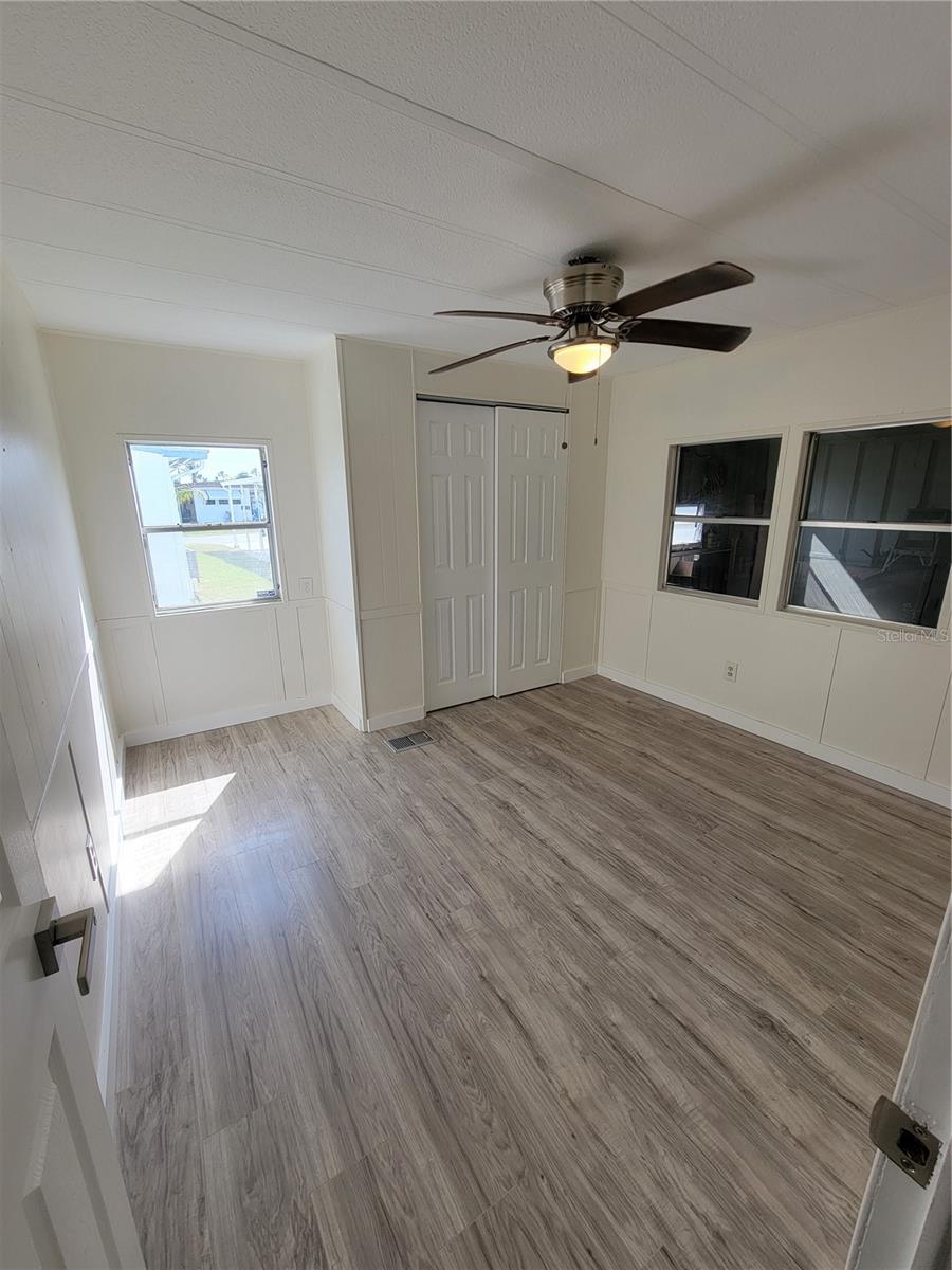 Image 23 of 26 For 10932 Union Drive