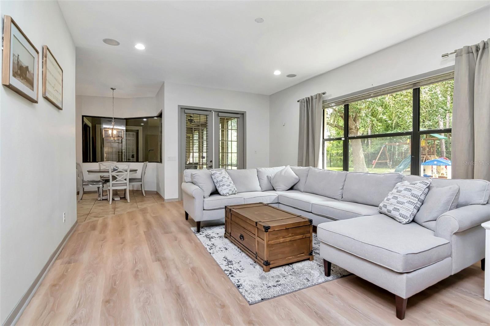 Image 13 of 38 For 20110 Pond Spring Way