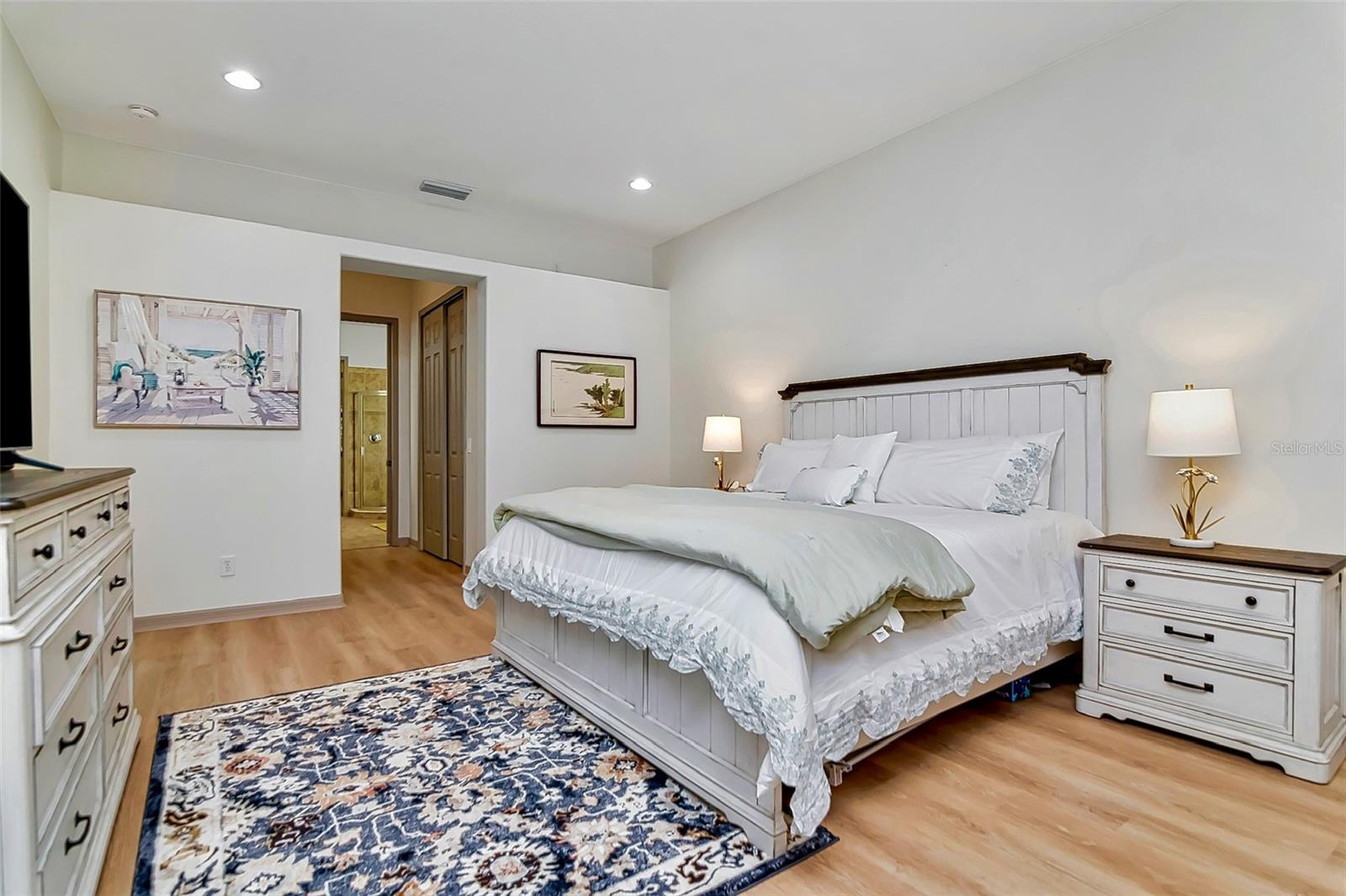 Image 25 of 38 For 20110 Pond Spring Way