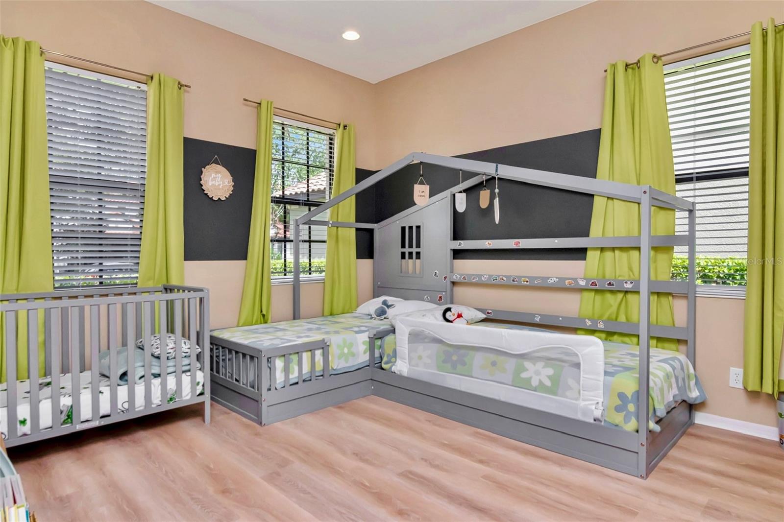 Image 29 of 38 For 20110 Pond Spring Way